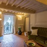 Apartment The House With Steam Room, Jacuzzi And Theater View Cortona